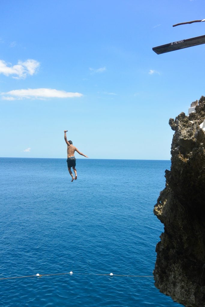 cliff jumping boracay
