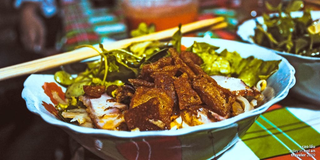 food in Vietnam Cao Lầu